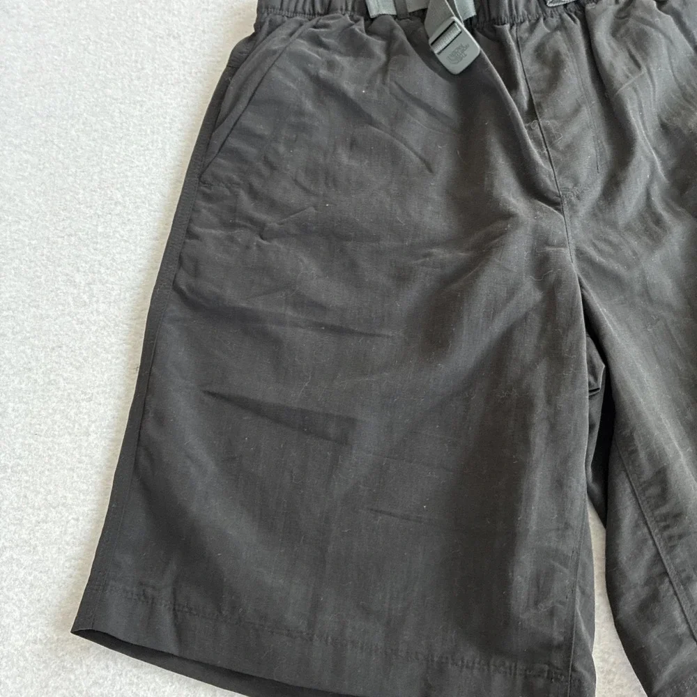 The North Face Mens Class V Belted Trunks Black Nylon Mesh Lined Medium Hiking